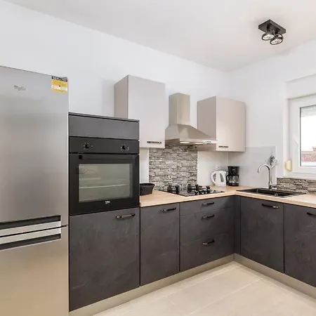 Luka Appartement *